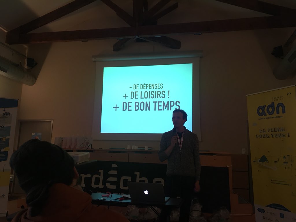 datactivi_st's tweet photo. 2ème projet : Marron futé, l’Ardeche pas la dèche. Présenter des bons plans de loisirs gratuits à partir de données open data. Compléter les données par la foulimentation (=crowdsourcing). 
#Hack07 #Opendataday https://t.co/gXzuLlf03n