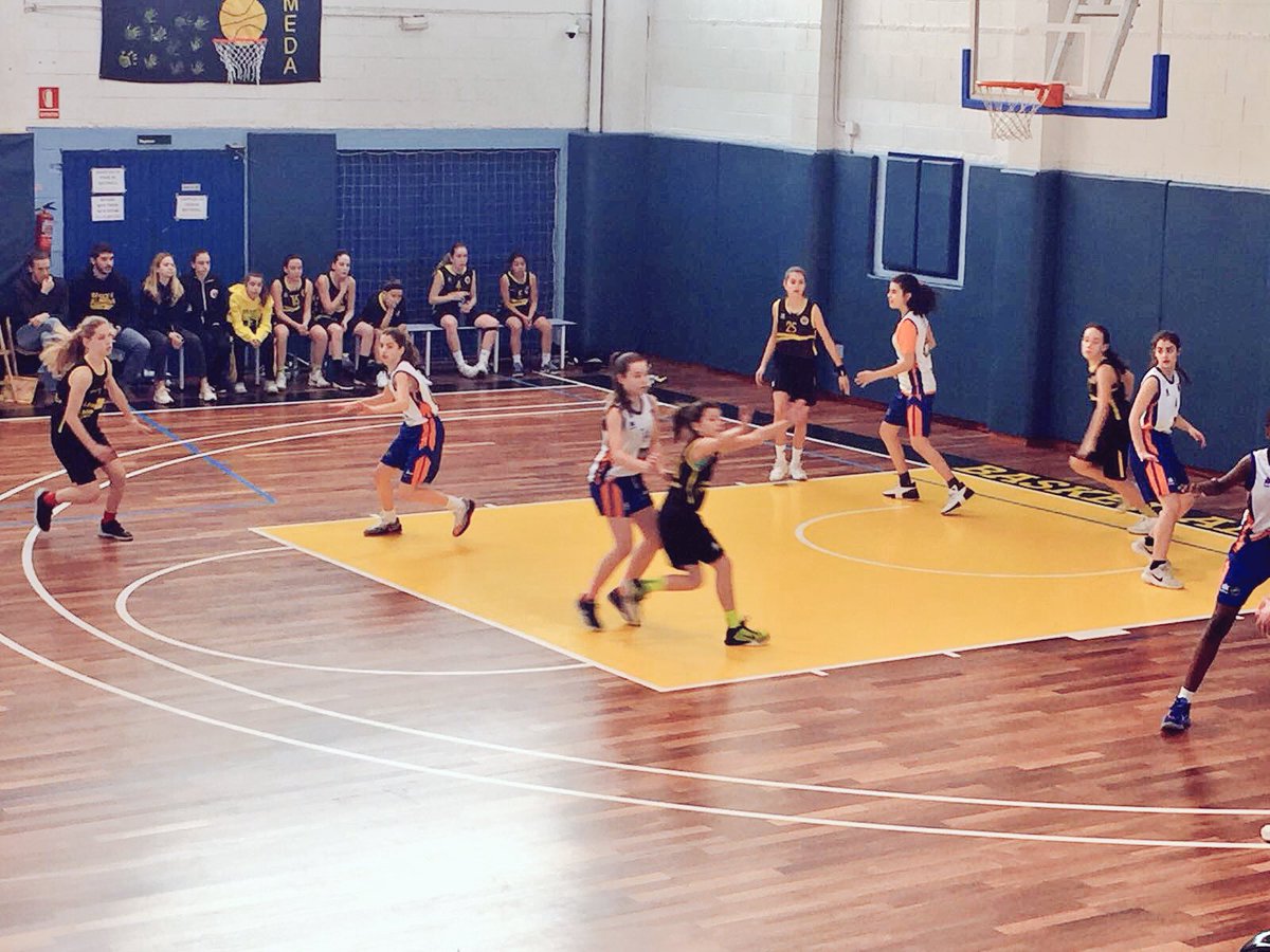 ASRBasketAlmeda's tweet photo. 🏀 #IF3ALM 56 - @CB_Granollers 55

Emoció, treball i esforç per part dels dos equips al llarg dels 40' que ens porten a un final de partit vibrant!!

#goAlmeda #jornadaAlmeda #basketAutèntic https://t.co/Xvrh5ZDHP7