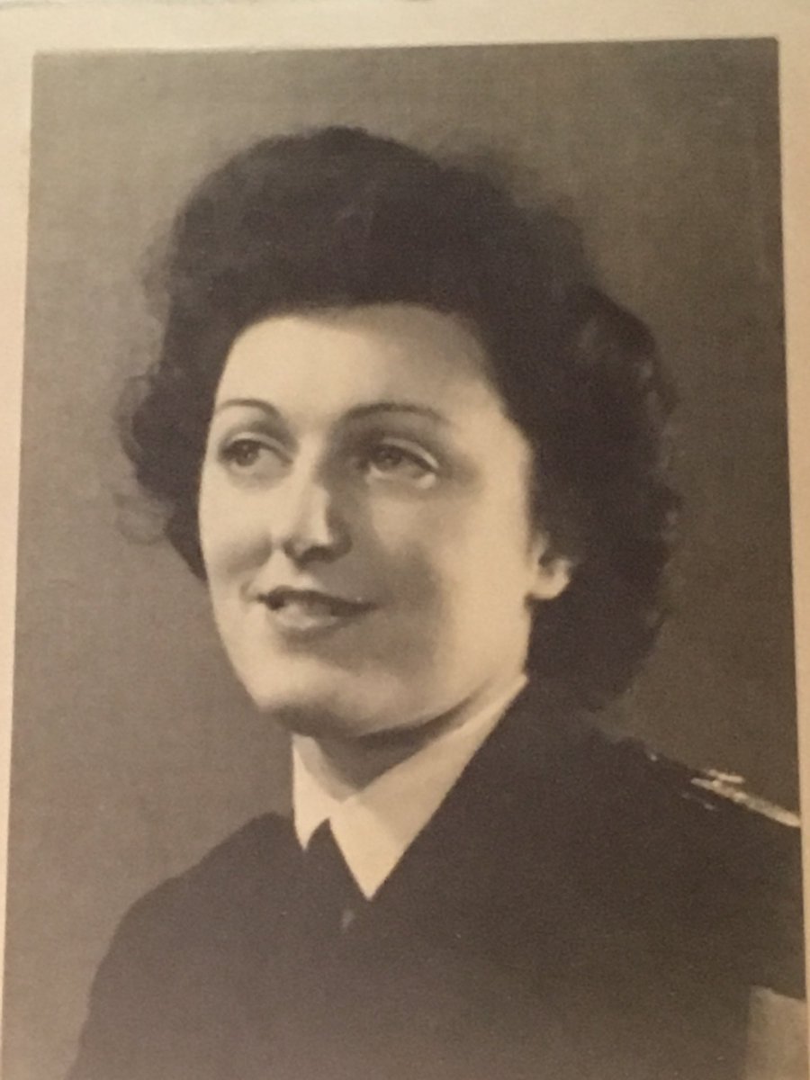 LonGwalia's tweet photo. Two pics of my grandma (Joan Vickers Evans nee Backhouse). One painting of her in her nursing uniform and one in her Red Cross uniform. Both from WWII #redcross #Voluntaryaiddetachment https://t.co/7tvHGbkQqw
