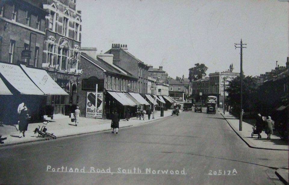 Highlights from this week - Throwback Thursday &amp; this amazing pic of Portland Road, South Norwood, 1920s, looking up towards Market Place with what would become the Portland Arms on the left #SE25 #SouthNorwood
