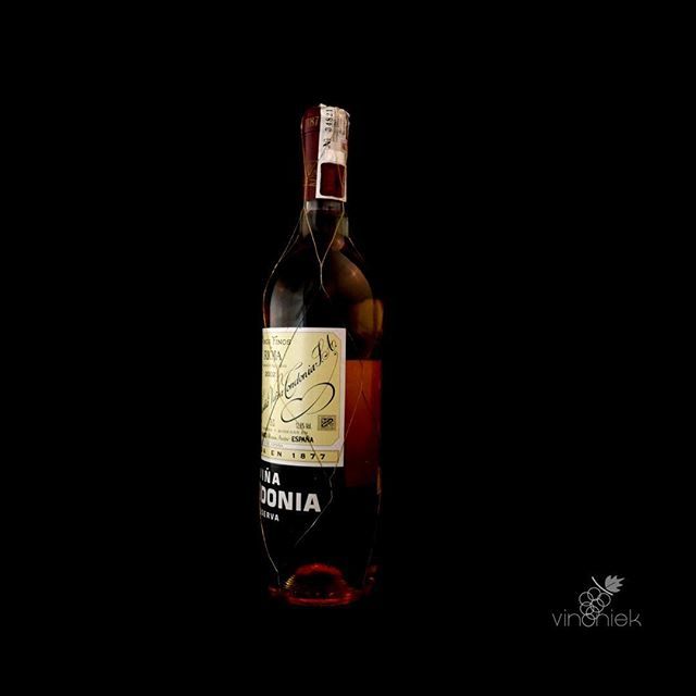 vinoniek's tweet photo. Terugblik op een magistrale wijn, lees er alles over op https://t.co/377iT8ZCYb #tondonia #wijn #vinoniek #wijn #wijninspiratie #wijnfun #somfun #rioja #vinoniekview https://t.co/3edw5GTgRr https://t.co/KEU4woOsYp