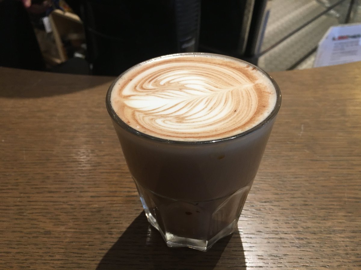 ruffoperez's tweet photo. Exploring Paris today during a stopover. A rainy Paris but the half marathon carried on. I stopped at Notre Dame Cathedral and Le Peloton Café. Of course, I enjoyed a Mocha. https://t.co/Hg4Fx16E8m