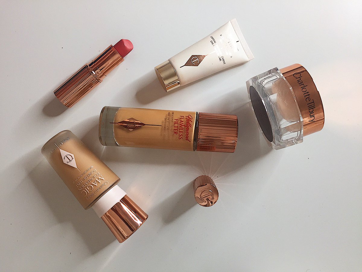 RoxanneNewson's tweet photo. I'm all for a natural glow. ✨
When I find a product that helps me achieve that look - I'm loving it forever.
Read my latest blog on the @CTilburyMakeup Hollywood Flawless Filter
👉🏽 https://t.co/1PtOQGS0Lz
#newblogup #sundayblogshare #thebloggershub #beautyblogger #Sprucenews https://t.co/k6MEzhp8BM