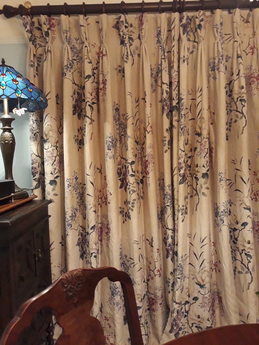 StudioCurtains's tweet photo. So excited to be joining the twittersphere. Can't wait to share pictures of our new fabrics and curtains
#sanderson #magnoliaandblossom #WilliamMorris #curtains #romanblinds https://t.co/rvCd0W2m1L