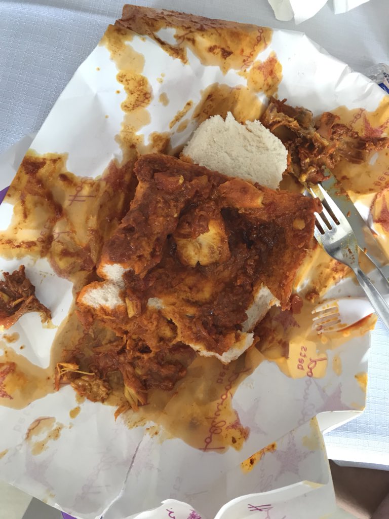 bad_producer's tweet photo. Not pretty, but man is it good. #BunnyChow #NotBunny #Chicken https://t.co/4nJocmsHrk