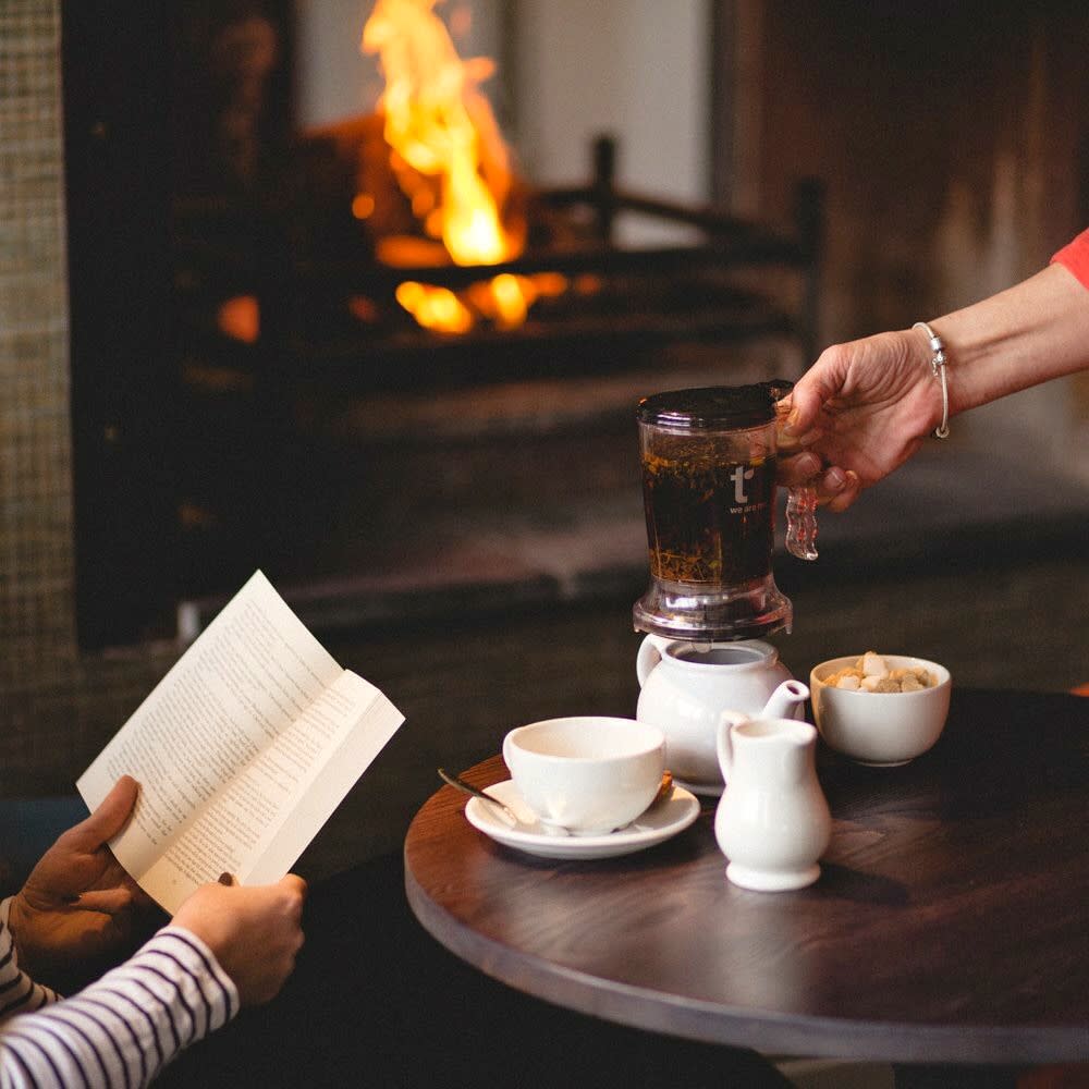 GreenHousePub's tweet photo. Cabin fever? Ready to brave the big thaw? Our fires are roaring, the pub feels cosy, and we are ready to serve our lovely guests. Fresh hot drinks, delicious roasts, Bloody Mary's - sounds like Sunday perfection! ☕️🔥 https://t.co/wqmbJ1vikL