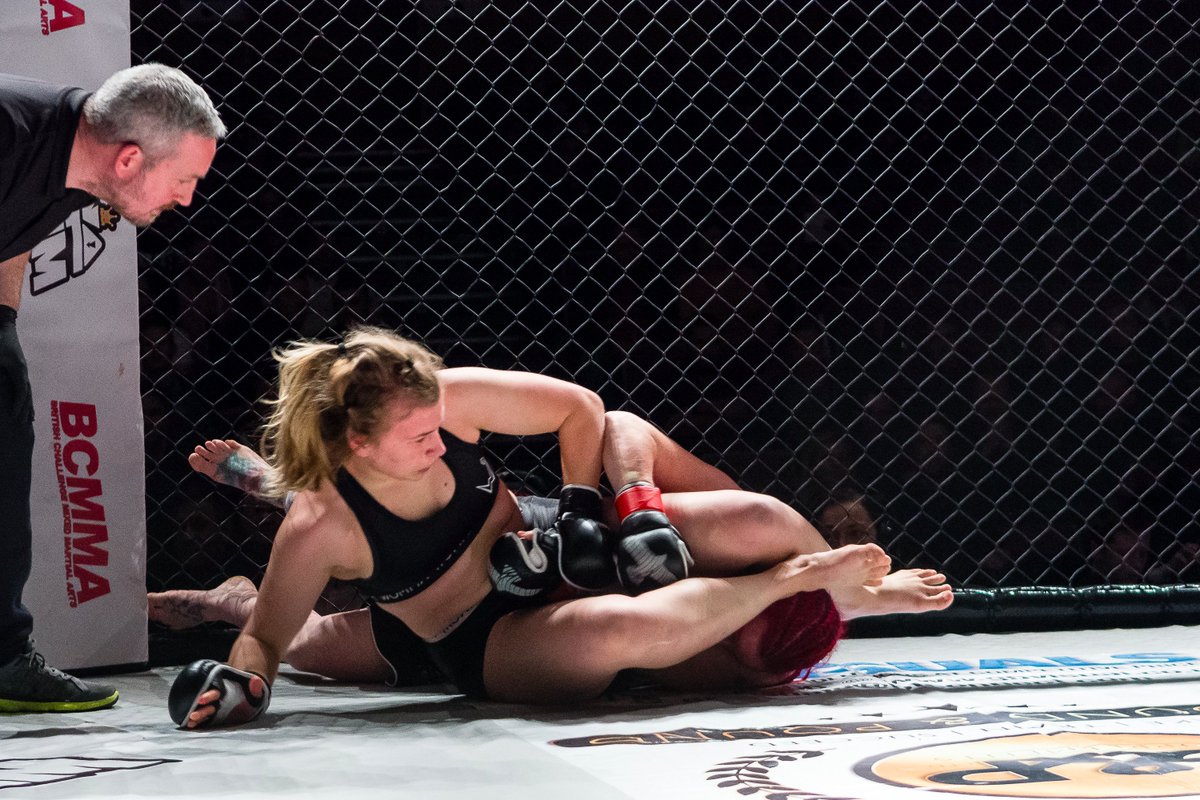 MetisAthlete's tweet photo. HAPPY BIRTHDAY TO YOU, HAPPY BIRTHDAY TO YOU, HAPPY BIRTHDAY DEAR @sophienewnes HAPPY BIRTHDAY TO YOU!!! #MMA #FighterChick #ThisGirlCan #GirlPower @WOMMASportswear #Womma #SelfDefence #UFC #Champion https://t.co/YlwmNRyMbD