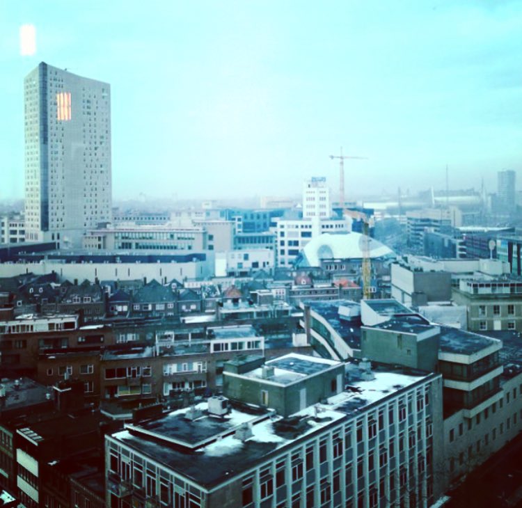 MareilleMK's tweet photo. Goedemorgen lief #Eindhoven! You treated us well. Heerlijk diner bij #umamibyhan en ontbijten met een view. #groenetoren #admirant #lichttoren  #blob #2ethuis https://t.co/1nGLva7OXn
