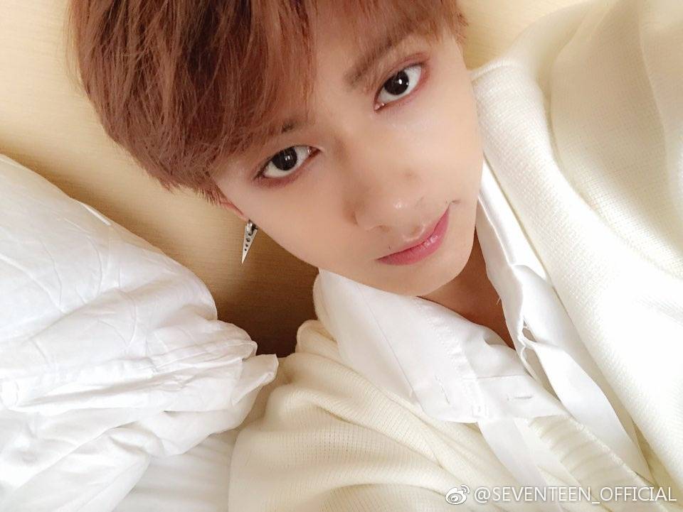 SVTGlobal's tweet photo. [PIC] 180304 SEVENTEEN_OFFICIAL weibo: 最近吃的太嗨……
#文俊辉#
#JUN文俊辉# 

@pledis_17 #세븐틴 #ㄹ https://t.co/mQj7PHuX3H