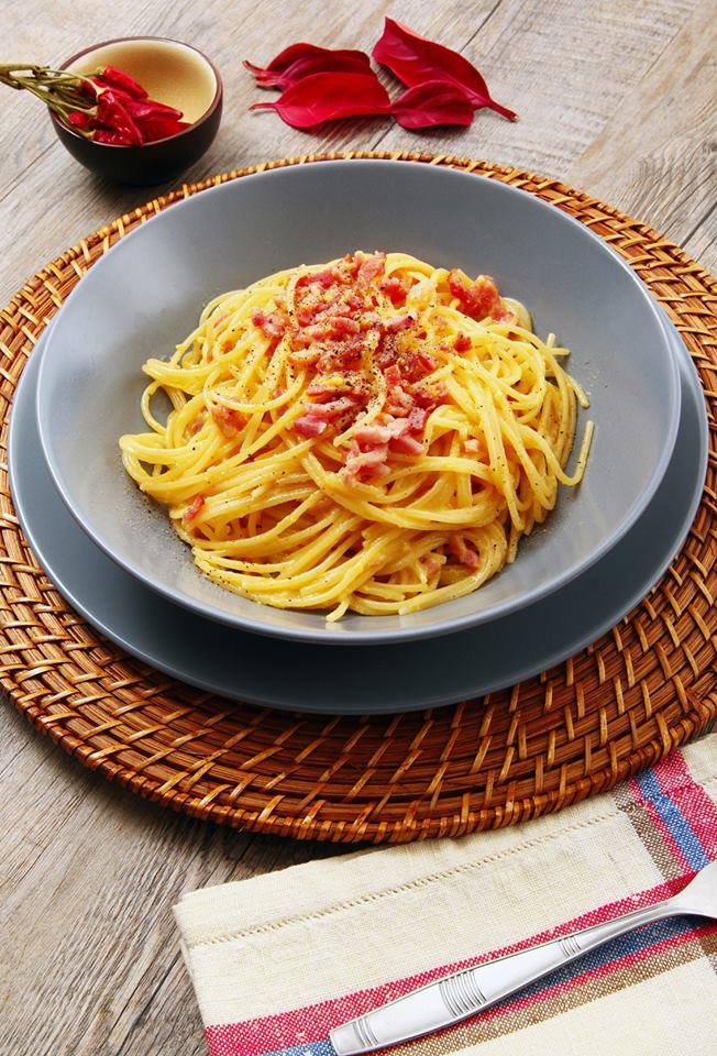 Cuisineetmets's tweet photo. Spaghetti à la carbonara la vrai recette
https://t.co/ZnFn50xQht
J’espère que nos amis italiens seront content de ma recette
#recettes #pâte #Italie #cuisine #gastronomie https://t.co/uBPBGDtpMp