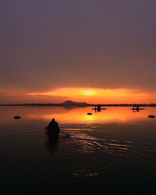 captivatingkmr's tweet photo. I will write to you about a disaster
Even greater in magnitude
Of how your absence took it all away
That I could neither perish nor stay.
26th | Feb | 2018.
Photo and text by @sabeelmushtaq
Use hastag #captivatingkashmir to get featured.
#vsco #vscoc… https://t.co/oXkJ79huaw https://t.co/6m4ZiAq5pD