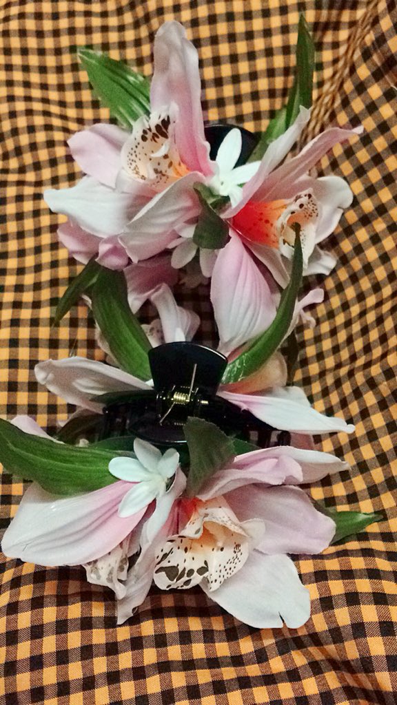 TingItsaree's tweet photo. ที่หนีบผมแต่งดอกไม้พลาสติก วานขายส่งจ้า https://t.co/9d9fmOJ7Bg