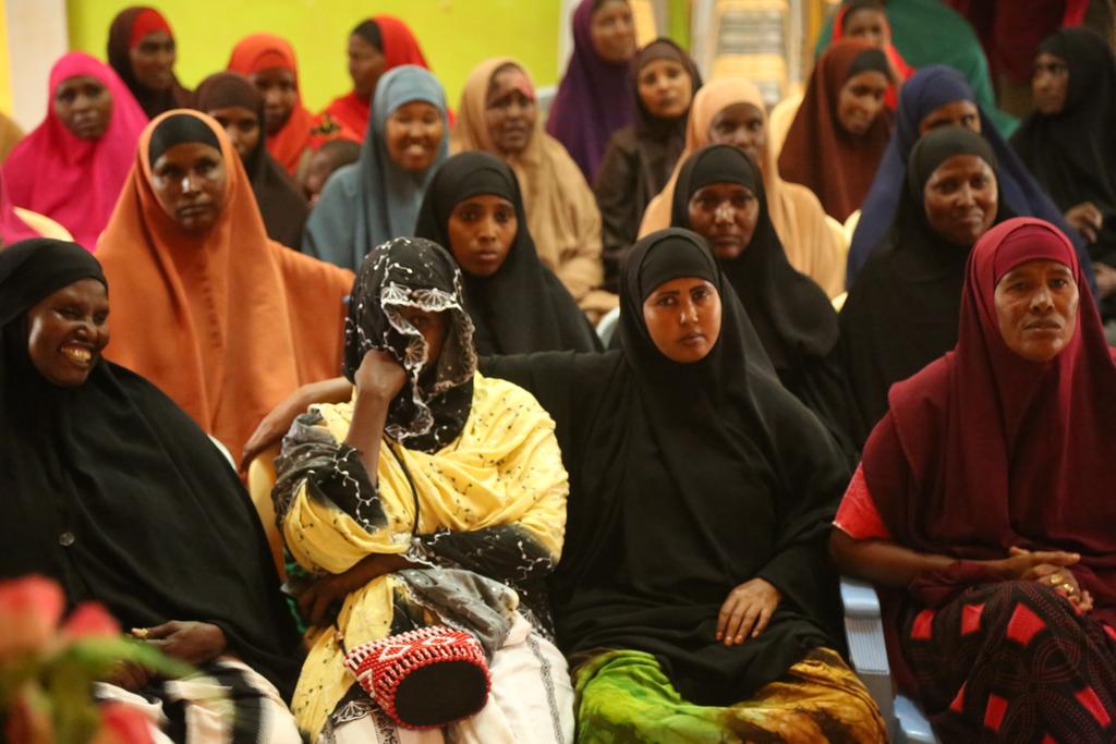 SistersRise's tweet photo. Day three of the #WajirwomenForPeace workshop. Women from Eldas community showed up in large numbers to call for peace and unity in Wajir. Specail thanks to our Peace Partners: @JetwaysAirlines @StarFM_Kenya @WajirCountyKE  @TakafulAfrica @NCIC_Kenya @fcb_interact https://t.co/6zv8MvOhIW