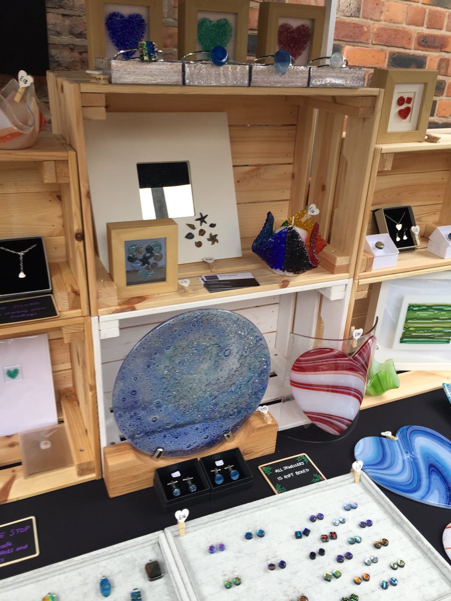 _makersmarket's tweet photo. #Knutsford we are back! Over 160 talented makers, bakers & creators showing their wares! Join us from 11am - 4pm!
.
.
.
#knutsford #cheshire #artisan #makersmarket #food #drink #art #craft #music #supportyourlocalartisans #thefutureisartisan #buyfresh #livewell https://t.co/uiErRlNwXW