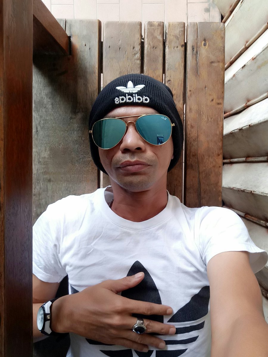 Rudyindio2's tweet photo. hari ini terlalu penat sangat Sampai kita orang tertidur https://t.co/AobzRnMN6y