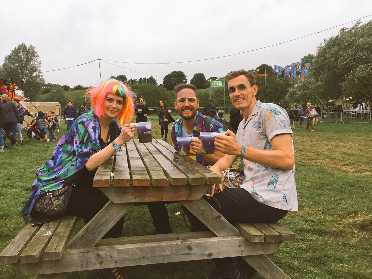 StackCupUK's tweet photo. Who canβt wait for festival season ?πΊπΈπΌπ§πΌββοΈππ« Enjoying a nice cold beverage in our fabulous eco-friendly stack-cups!! #stackcupUK https://t.co/Be8x2V2FWk
