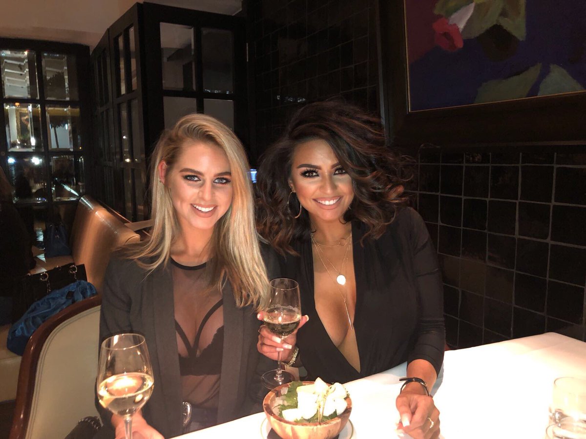 EllieCWilliams_'s tweet photo. Matching 👯‍♀️ @NatashaSandhu https://t.co/0ZmArehecu