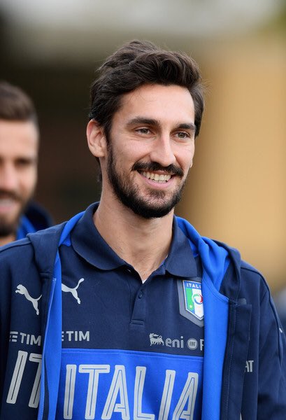 ale6lucarelli's tweet photo. Ogni parola è inutile,riposa in pace Capitano.🙏 https://t.co/bT25tTKMDb