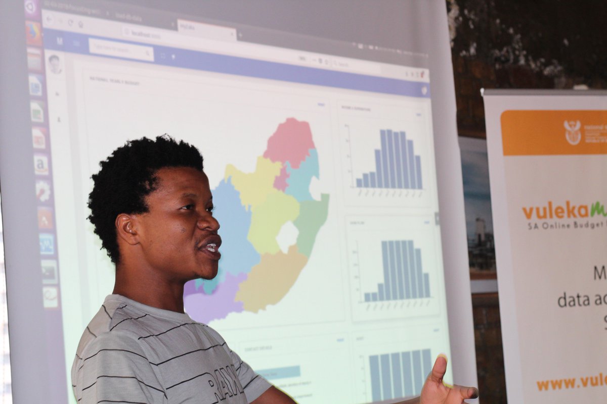 TiyaniTee's tweet photo. Data Wizards presenting their https://t.co/FY9Dd7PhV7 solution at #NTBDHack #Budget2018 @LloydDoctor https://t.co/xA7XMOkhGk