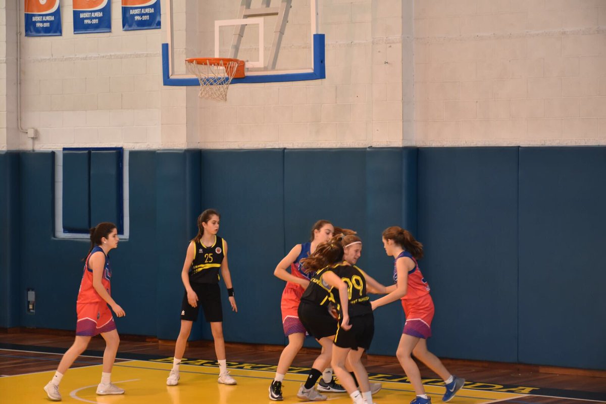 ASRBasketAlmeda's tweet photo. 🏀 #IF2ALM 79 - @LimaHortaBasket 49

Bona feina en el segon partit de la jornada infantil al #pavellóAlmeda

#goAlmeda #jornadaAlmeda #basketAutèntic https://t.co/y0KkUBnmfg