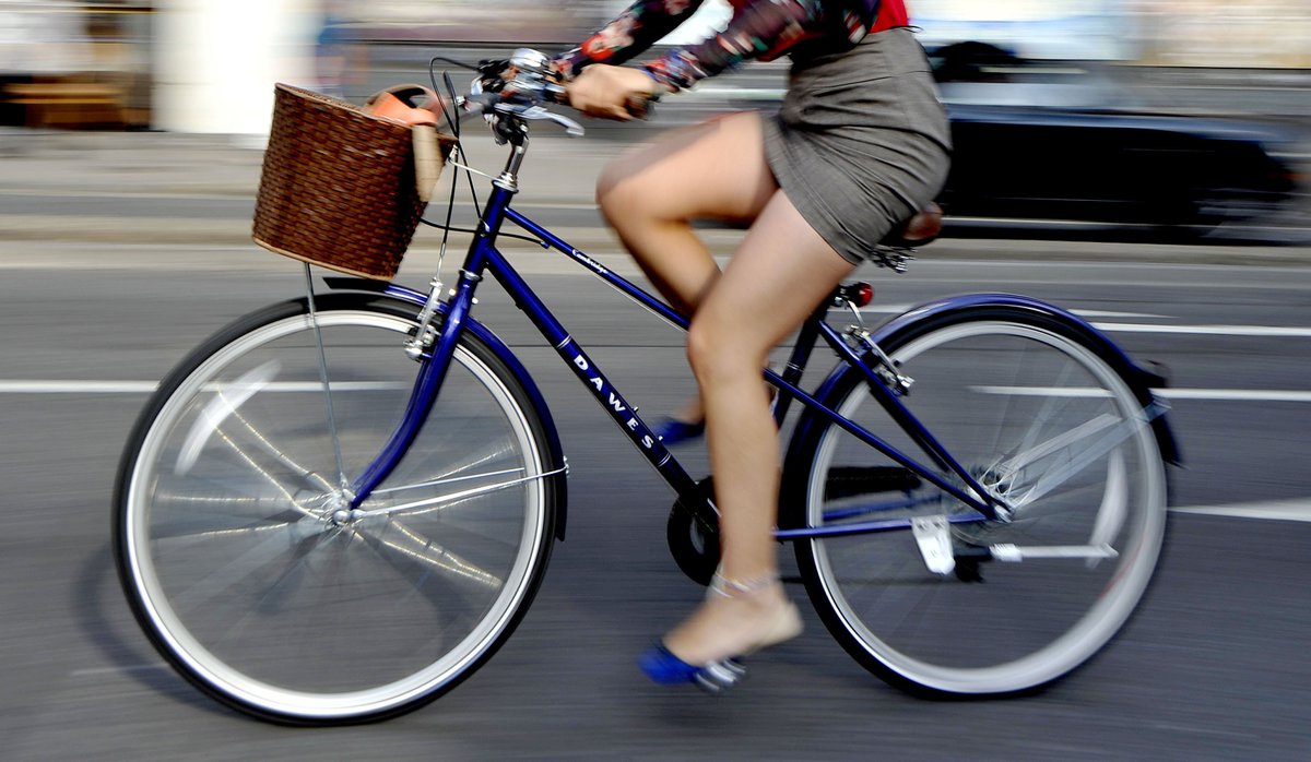 LBC's tweet photo. Cyclists who cause death by dangerous cycling could face life sentences under a new law expected to be unveiled this week. Is this law justified? https://t.co/2BjD8iN0Jm