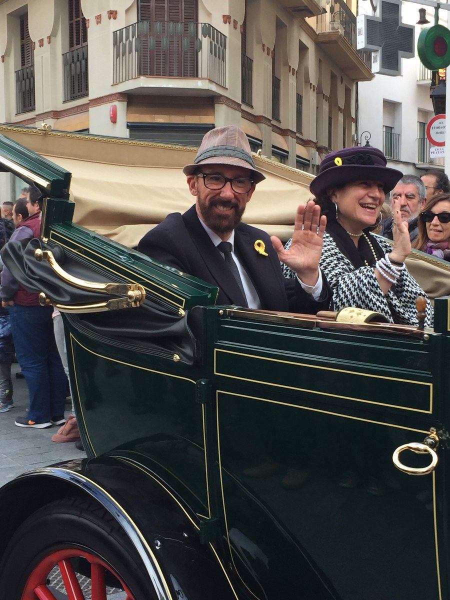 nuriaescalona's tweet photo. Alguns moments del @rallisitges 2018 al seu pas pel Cap de la Vila. #sitges #sitgetanisme https://t.co/oypIqL32uq