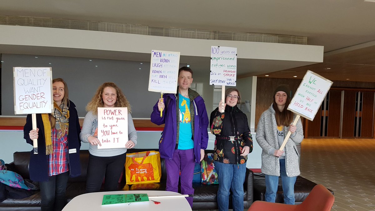 AmnestyLDN's tweet photo. We've made our placards and now we're off to the #March4Women! https://t.co/C8Pzep6Qpv