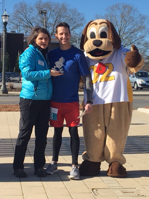 LucasMcFadden79's tweet photo. A great run for the fantastic @ELPofYorkCounty Helping to put books 📚 in the hands of kids - literally one step 🏃🏻♂️at a time #Run4Reading @comporium @cn2news @WRHI @YorkCountyNG @F3RockHill https://t.co/p68tbTmFZ7