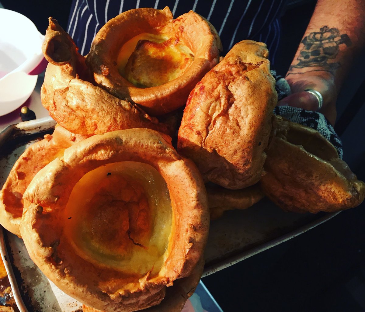 BellPubFetcham's tweet photo. Oh yes! Chefs double egg Yorkshire puddings #pefectsunday #fetcham #Sunday #sundaylunch #roastbeef #loveyourlocal @YoungsPubs https://t.co/srg5XbpRn3