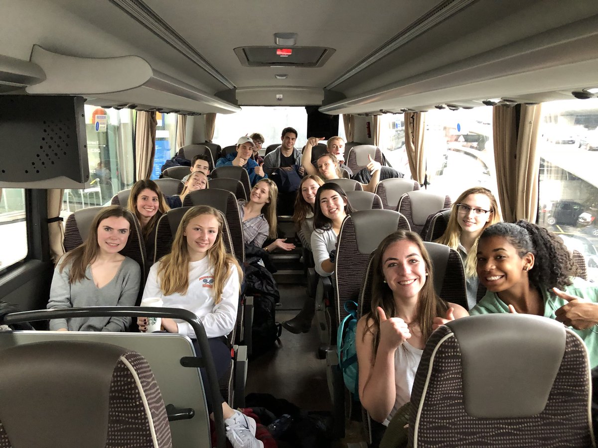 NAIntlPrograms's tweet photo. #NAFrenchExchange made it safely from ORF 🛫to CDG 🛬  Que la compétition des photos commence, #NASpanishExchange ! https://t.co/pQfWulF1fc