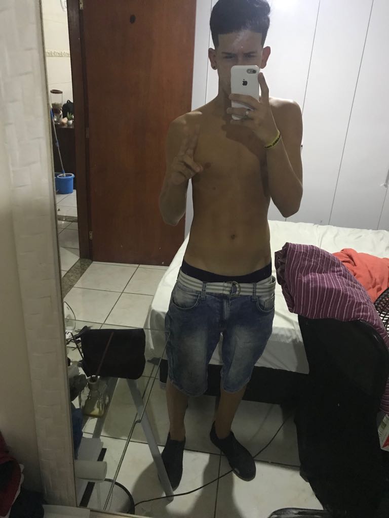 erickmarinho02's tweet photo. Ainda 🍻✌ https://t.co/Tq1TW3ipAe