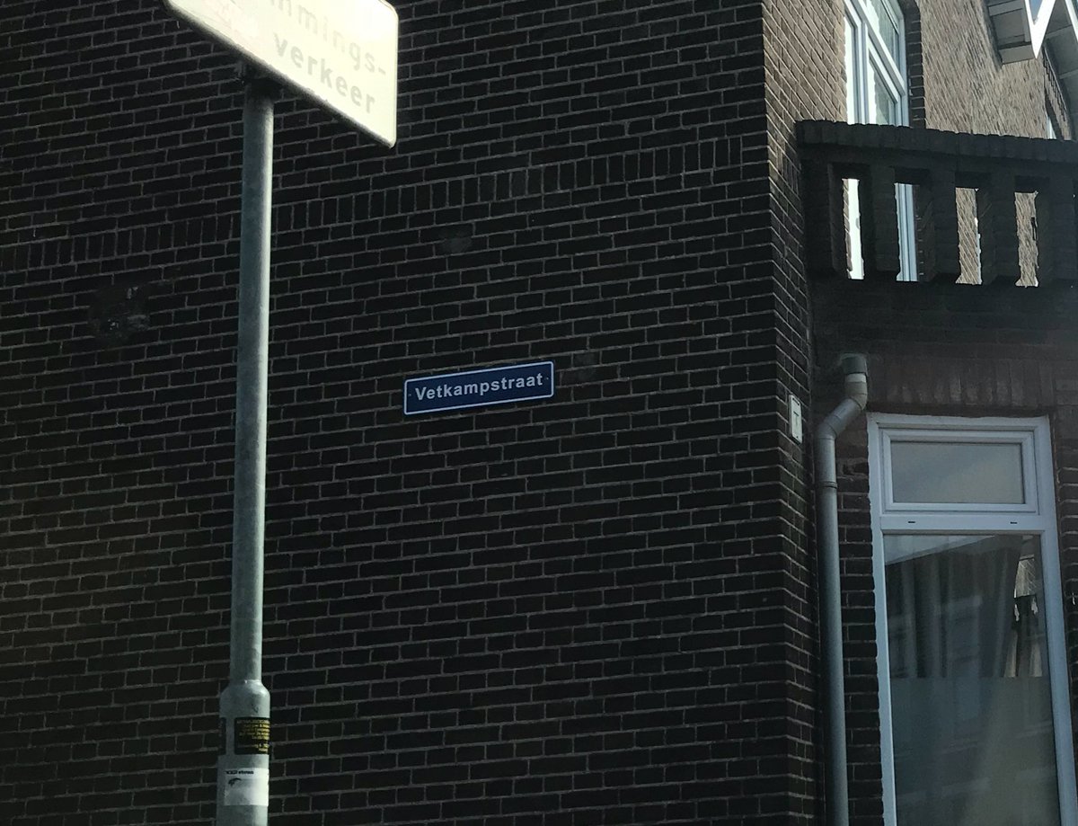 Zou me hier bijna gaan thuisvoelen #ontbreekteenletter
