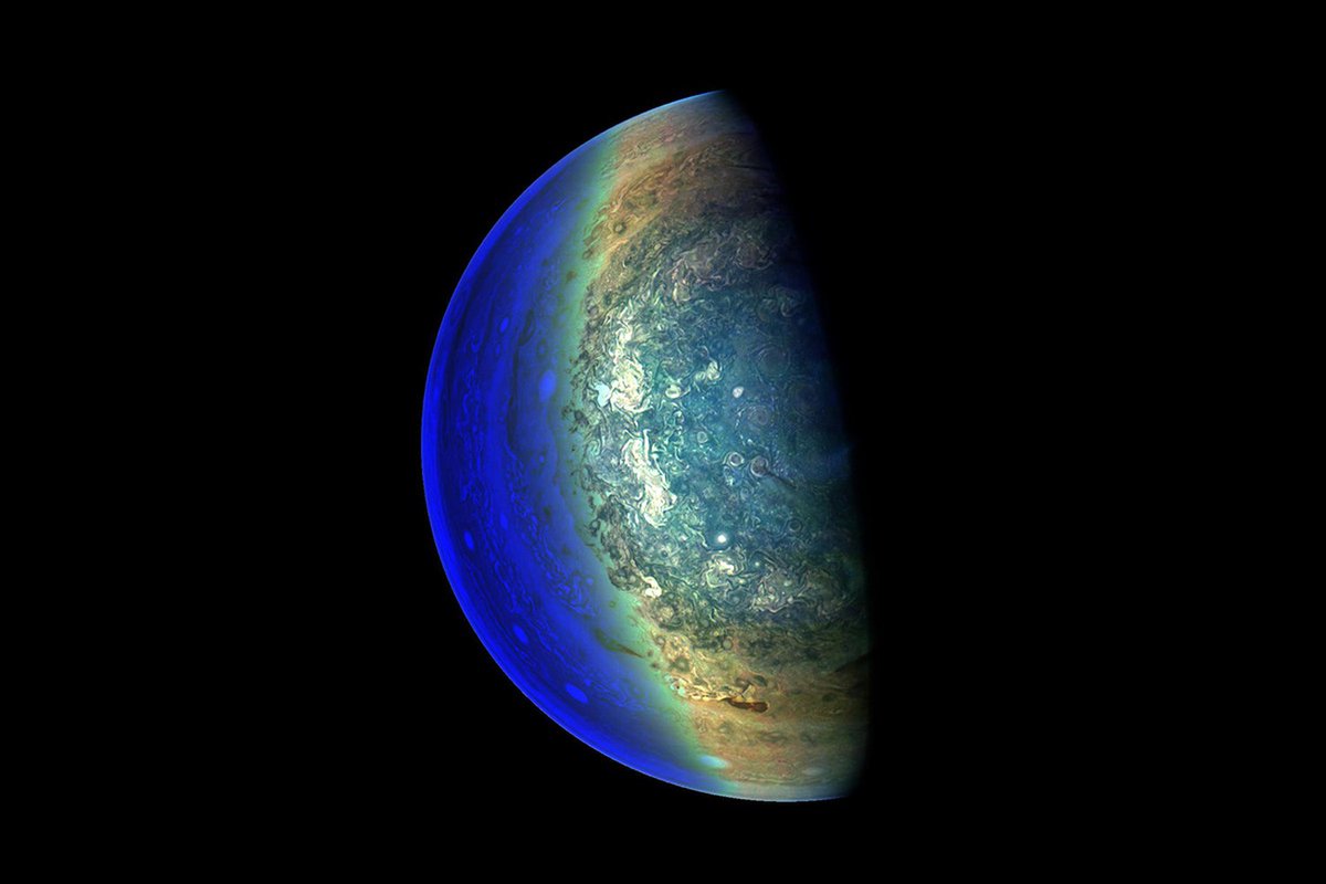 ICYMI: Colorful Clouds Churn on Jupiter in Stunning NASA Juno Image goo.gl/hgkoAa