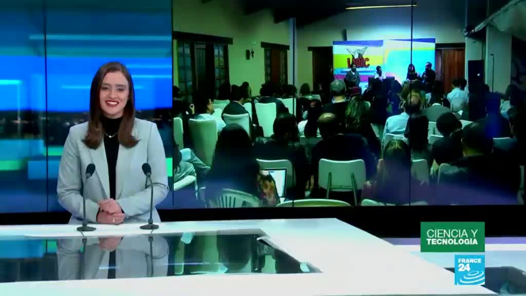 ValentinaTSan's tweet photo. Tuve la oportunidad de asistir al #LABICxlaPaz en #Nariño donde encontré iniciativas tecnológicas muy interesantes para solucionar problemas de la comunidad y construir un poco más paz. Acá la crónica de Ciencia y Tecnología de esta semana en @France24_es https://t.co/3o7JAJH6Kx https://t.co/fuCGbed9MV