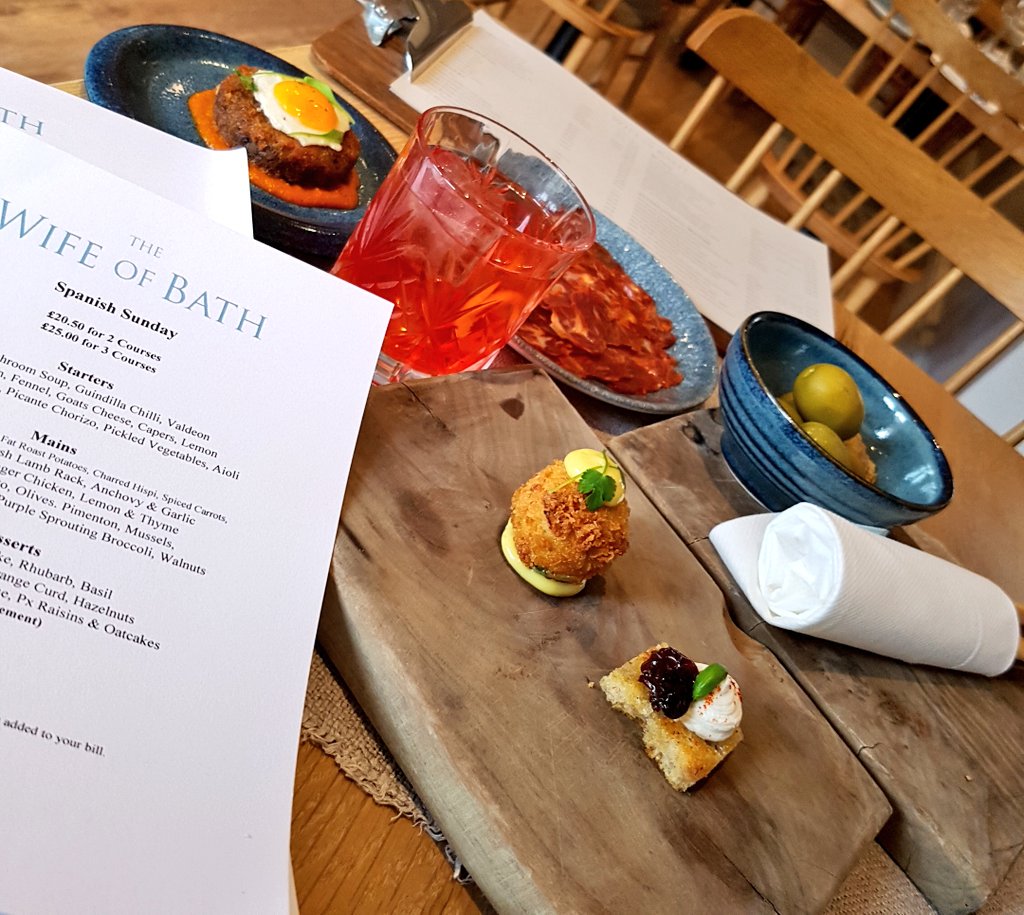 JoJo_Frenchy's tweet photo. The Usual #warm #Welcome from the @WifeOfBathWye Team, Lets cheer up with a #perfect #negroni those Beautiful #olives & #tapas #amusebouche by @adamashley999 #awsomefood 👌 @MarkSargey10 https://t.co/y6ywOhEltb