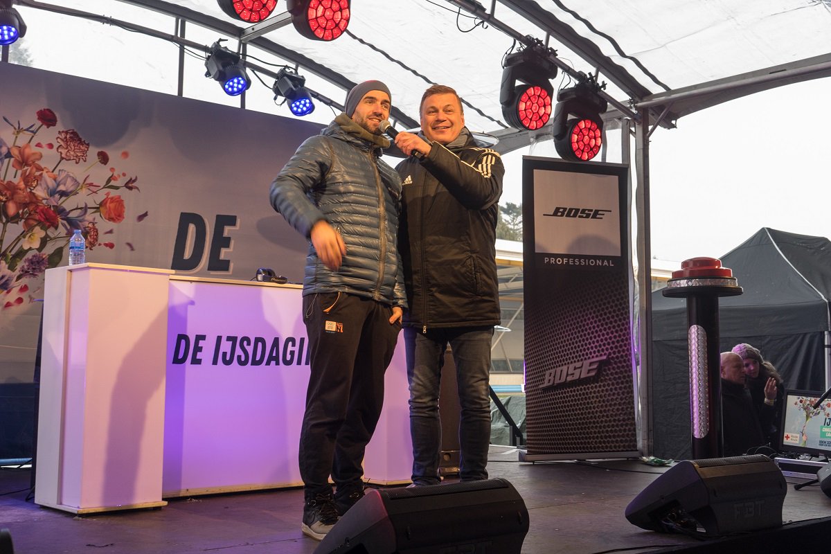 RodeKruis's tweet photo. Wat een dag! De #IJsdaging in #Eindhoven gister was geweldig. Met onder anderen @marktuitert, @GersPardoel, @helgavanleur en vele enthousiaste schaatsers hebben we ruim 23.000 euro opgehaald voor rampbestendige scholen op #Haiti. Met grote dank aan alle deelnemers! #schaatsen https://t.co/nFussss83w