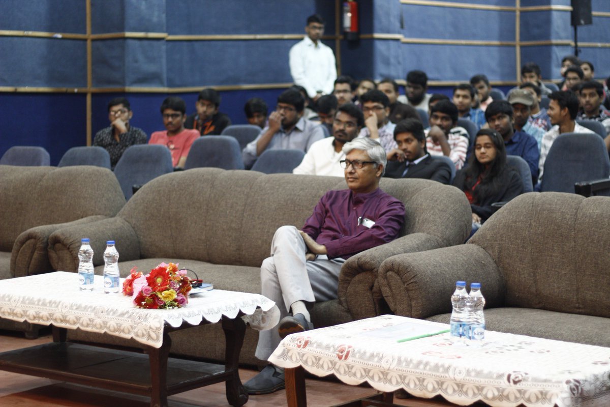 splenorlpu's tweet photo. Clicks from the event Eduqeto-Educate India .
Guest Lecture on Art Of Thinking and power Of Decision making #Eduqeto #HastagSplenor #Splenor  #Educate_India https://t.co/LStczyoYmy
