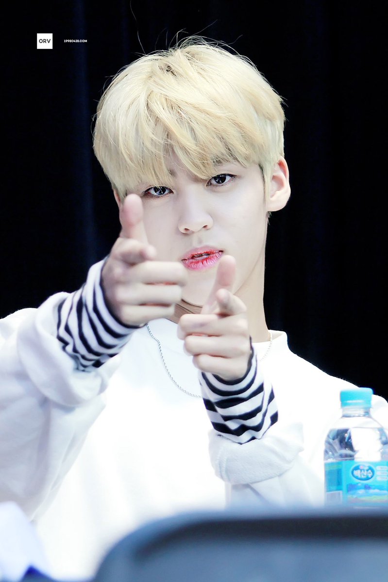 19980428_com's tweet photo. 170304 😝😝💘 #마이틴 #송유빈 https://t.co/lwx2pJLk7F