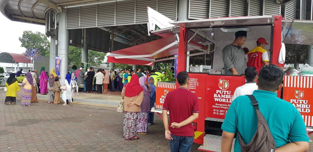 PutuBambuMD's tweet photo. #PutuBambu #Malaysia https://t.co/Attx0rMIkj unit bergerak di Majlis WALIMATULURUS di UTHM semalam. Alhamdulillah #foodporn #HalalIndustry #NegaraKu #foods #franchise #franchisee #franchisor https://t.co/CBdtrfu6il
