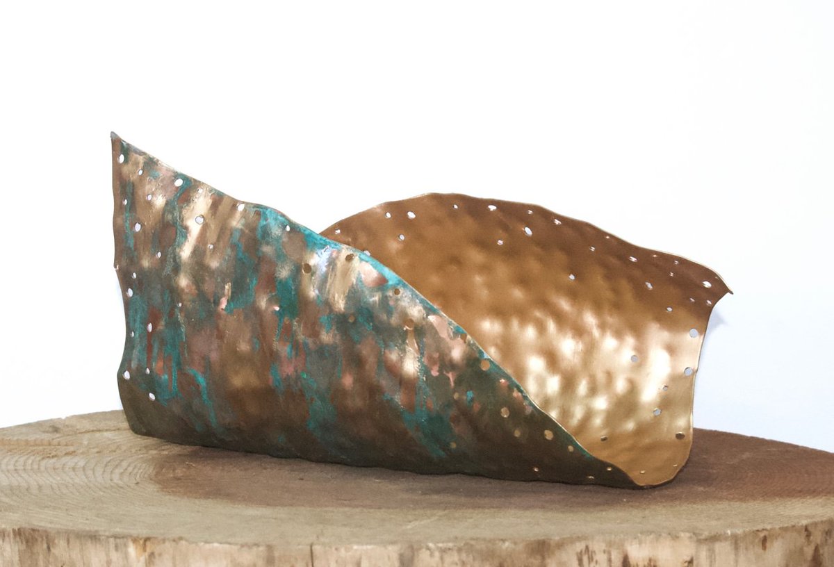 jovanefineart's tweet photo. Freeform Wave III, copper using verdigris and gold patinas #waves #sculpture #contemporarysculpture #contemporaryart https://t.co/NlExNo7qg0