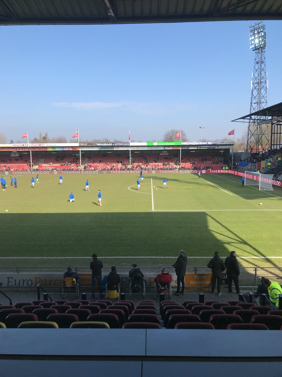 timrondeel's tweet photo. Prima zondagmiddag in Deventer! Live verslag van @MichielFukking en @JasperHazelaar bijwonen. #OptimaalFM #REGIO8 https://t.co/y6ao3vaQ5w