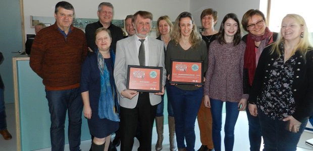 radioreflex's tweet photo. Walter Bogaerts uit @WijkNekkerspoel en Dierenbescherming #mechelen ontvangen Prijs van de Vrijwilliger 2018  https://t.co/xjie8NeCRa @katdenroover @BartSomers @SabineSlaets https://t.co/0dHPkxL4im