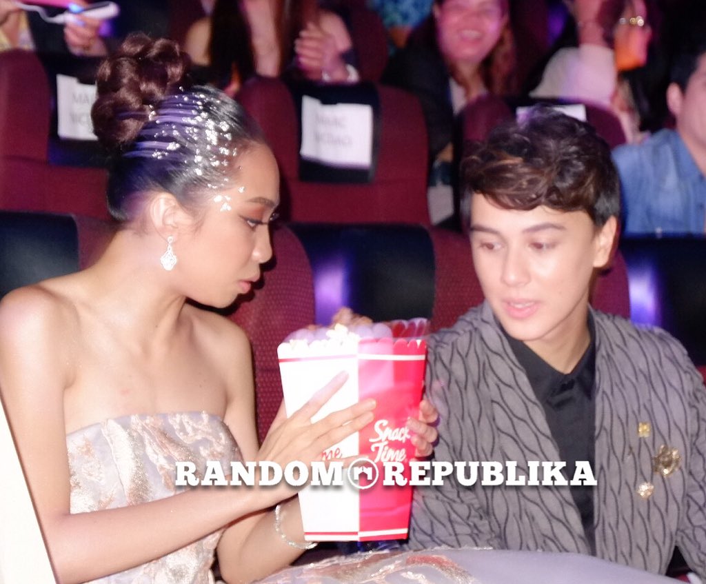 EntrataMarydale's tweet photo. #MEGAVivoMoments | THIS for now as the screening is about to start. #MayWard is here. Popcorn moment like itβs a movie date ;) #VivoPH endorser #MaymayEntrata and #EdwardBarber for the #MakingMEGAwithMayWard | #MAYWARDMakingMEGADocu #MakingMEGAwithMaymay https://t.co/mVKr3OfH6r