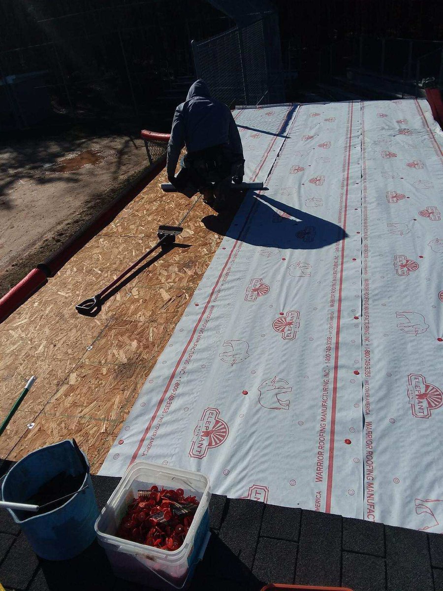 Murphy_PE's tweet photo. Shoutout to one of my softball parents for volunteering to fix our rotten dugout roof. Bunn is a great place with awesome people. https://t.co/2F2gbPeXzH