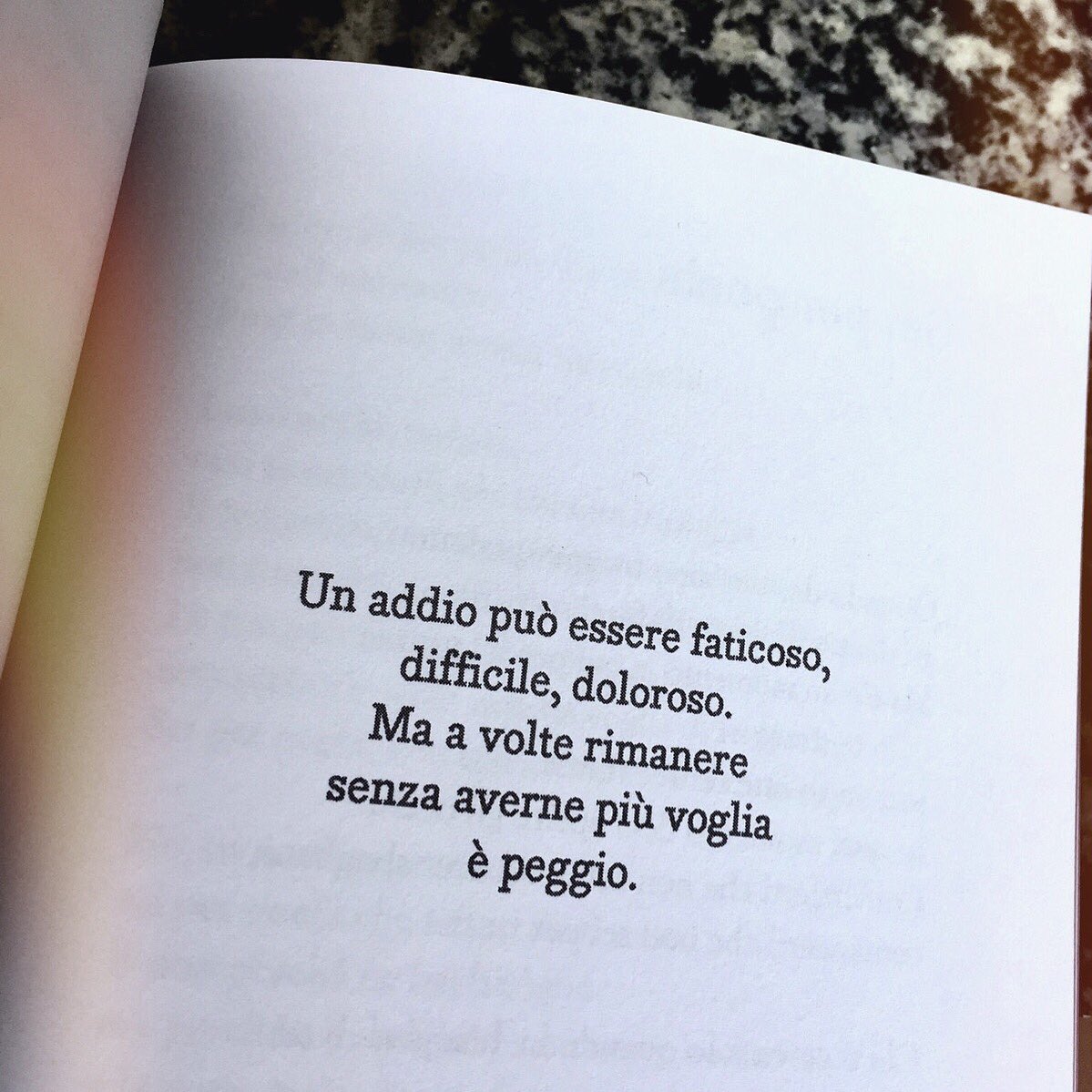 Un addio può essere faticoso, ma a volte rimanere senza averne più voglia è  peggio..\, image size:1199x1199