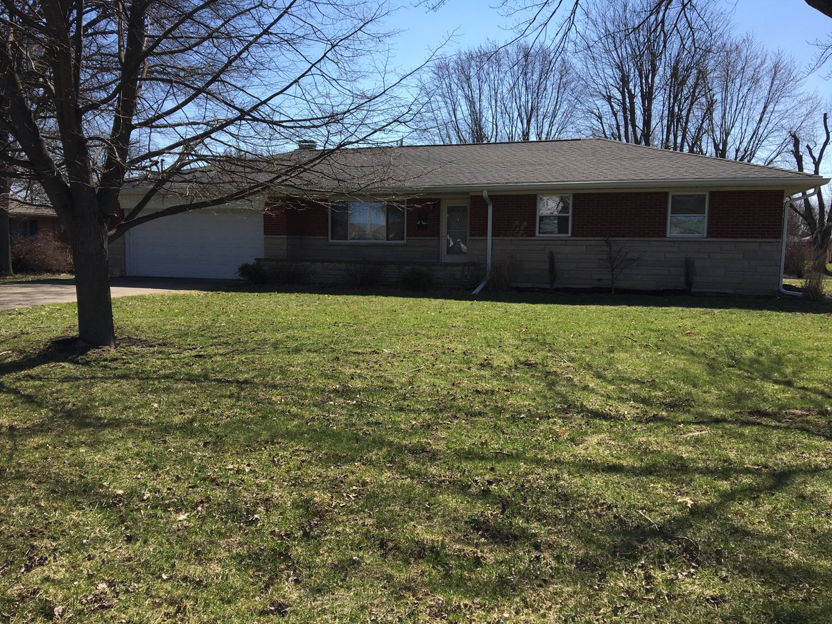 MamaGrider27's tweet photo. OPEN HOUSE TODAY 1:00-3:00
5769 W. Walnut Street, Greenwood. 😀😀Come by and see me😀😀 https://t.co/2srKRIS6Qh