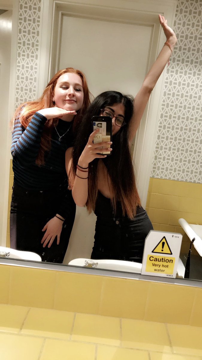 tashmanro's tweet photo. @ellenjennings_  Happy Birthday Onion El!!!🎉🎉🎉 Hope you have the best day! Cant wait to see ya in a few weeks ❣️❣️❣️ https://t.co/3BtiEESNf8