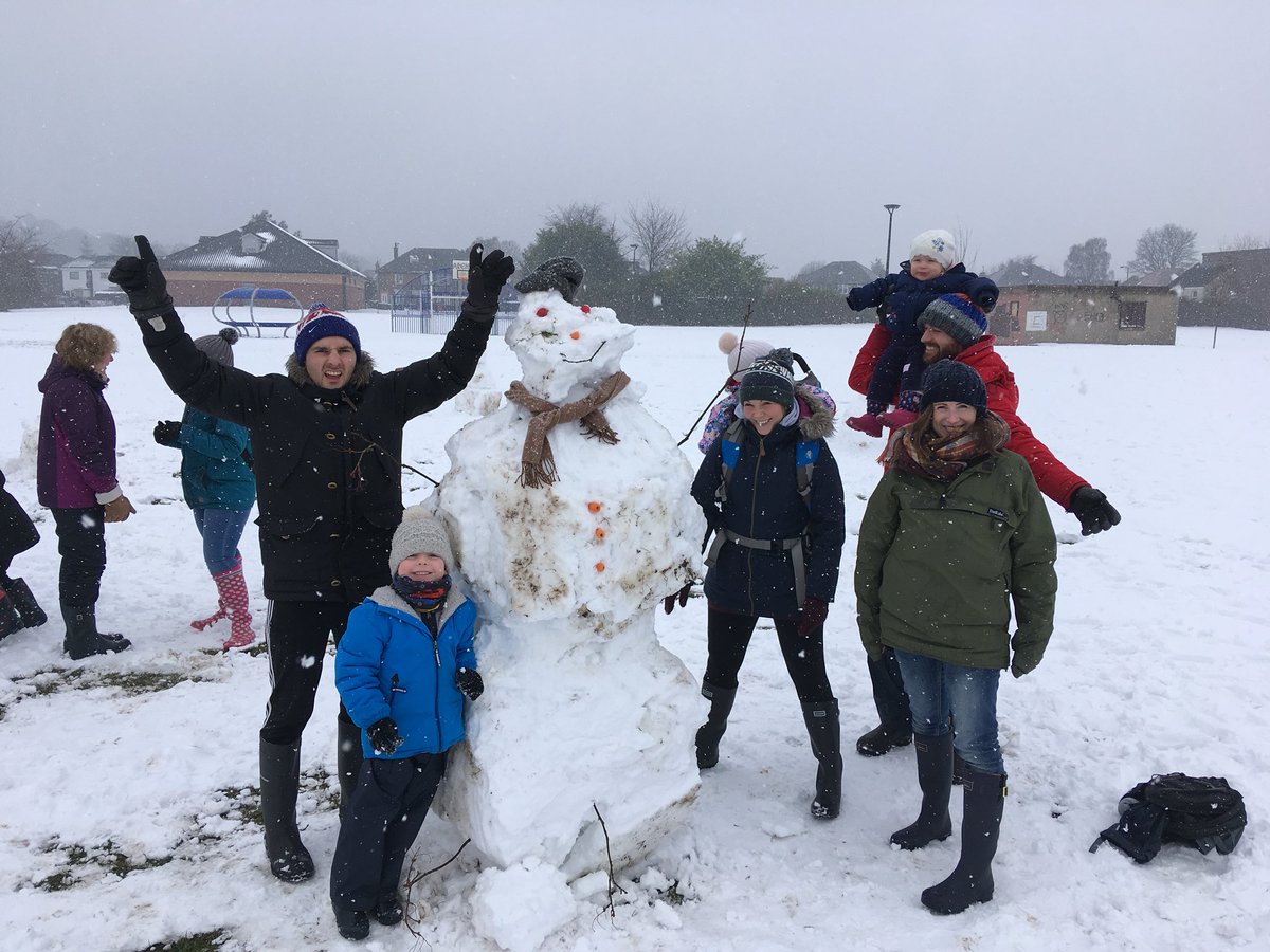 OxgangsChurch's tweet photo. The winning snowmen!!! https://t.co/4dPzUos65e