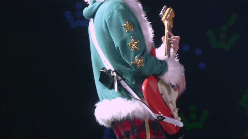 pichimiya's tweet photo. このギターは今西畑くんの元にいるのね、、 https://t.co/jfTAJ0ut6L