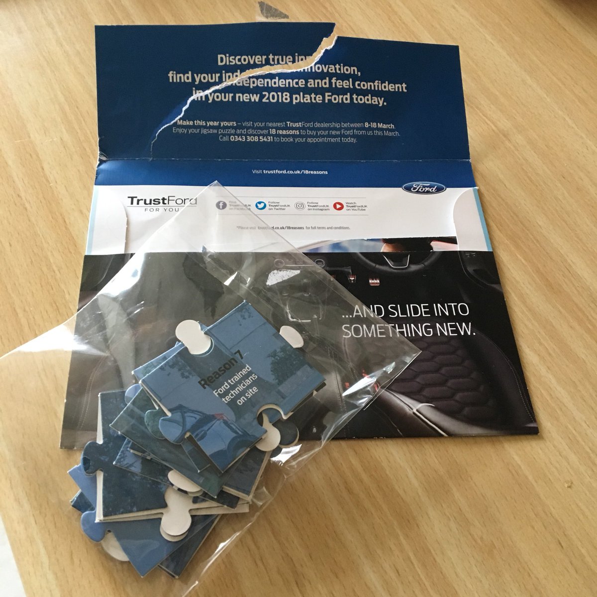 DobingDesign's tweet image. .@forduk what are you doing sending out dull and boring jigsaw puzzles as a marketing campaign? It’s like a terrible PowerPoint presentation full of duotone in a jigsaw #dullandlifeless #boring #lackofintelligence #laughable